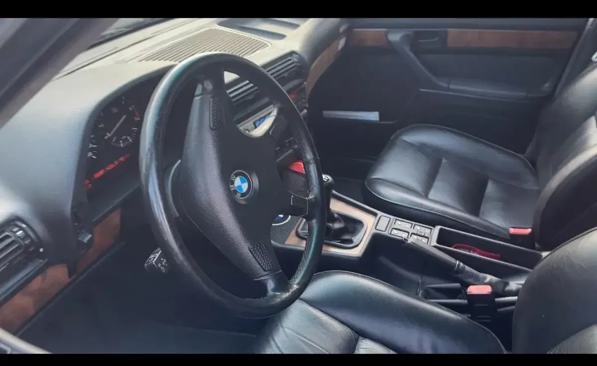 Gebraucht BMW 735 211 PS (155 kW) 1991 Rot Limousine