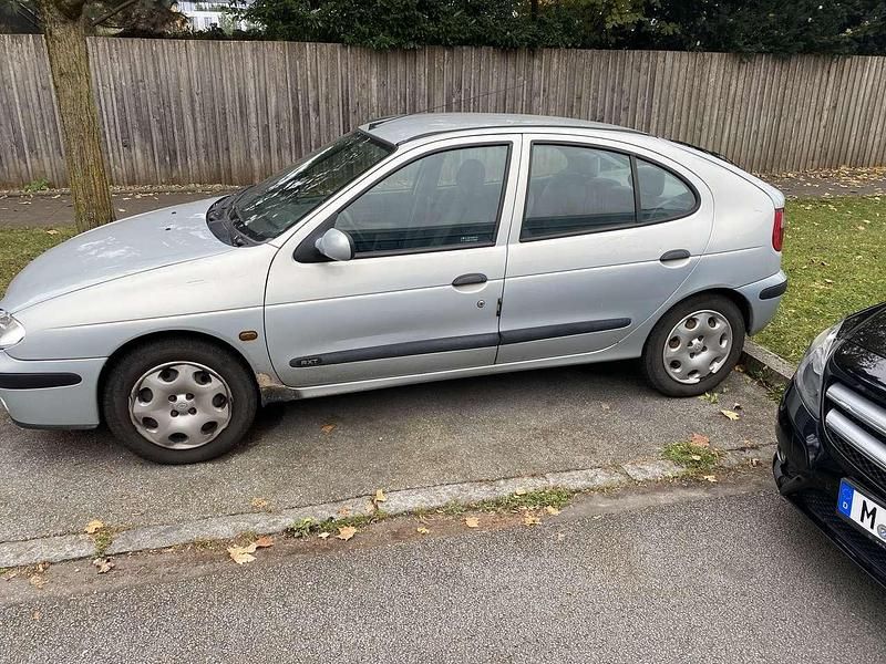 Gebraucht Renault Mégane 75 PS (55 kW) 2000 Limousine