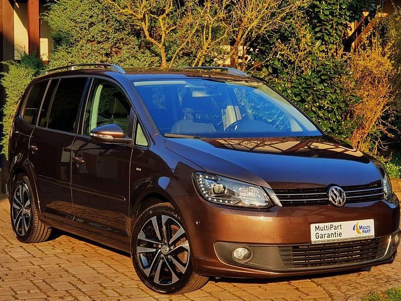 Gebraucht VW Touran Cup 140 PS (102 kW) 2015 Toffeebraun metallic Van / Kleinbus