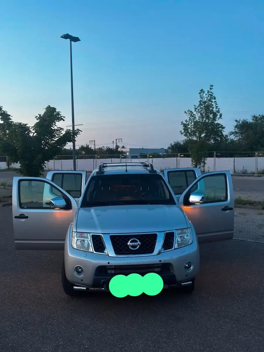 Gebraucht Nissan Navara 231 PS (169 kW) 2016 Silber Pickup