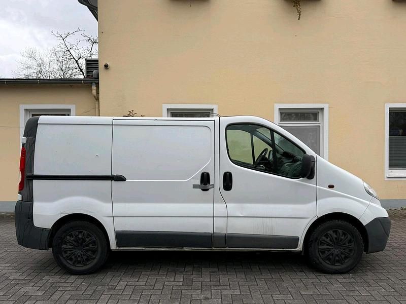 Gebraucht Opel Vivaro 90 PS (66 kW) 2012 Weiß Van / Kleinbus