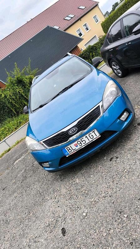 Blau Gebraucht 2010 Kia Ceed Kombi | 1.600 € - Bild 1/1