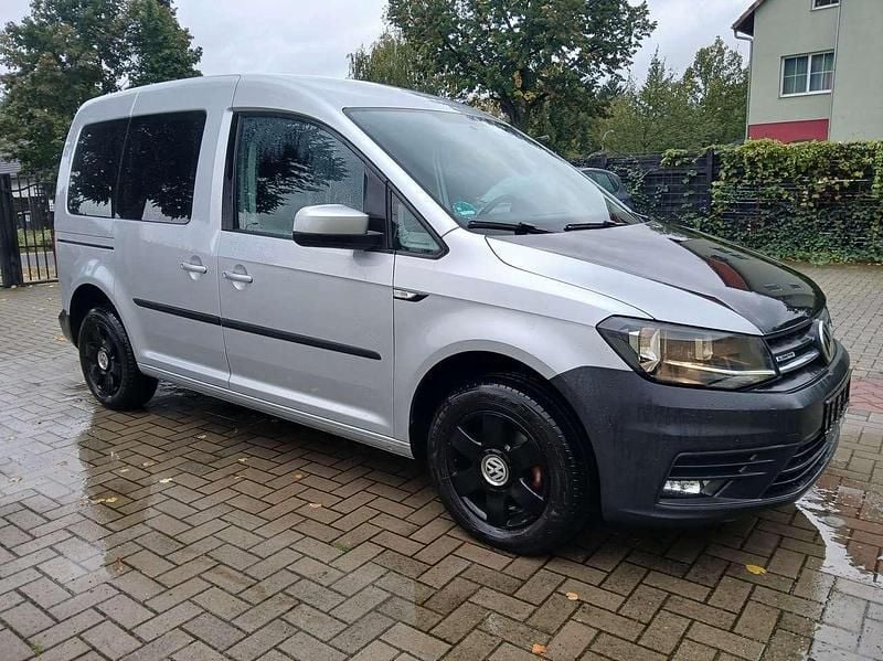 Silber Gebraucht 2015 VW Caddy Van / Kleinbus | 9.500 € (Guter Preis) - Bild 1/4