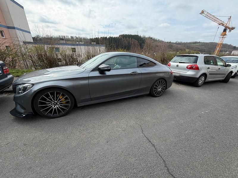 Gebraucht Mercedes C220 148 PS (108 kW) 2016 Grau Coupé