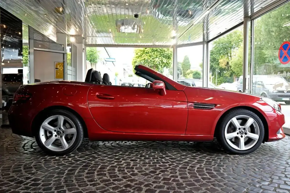 Gebraucht Mercedes SLC200 184 PS (135 kW) 2017 Designo rot metalliclackierun Cabrio