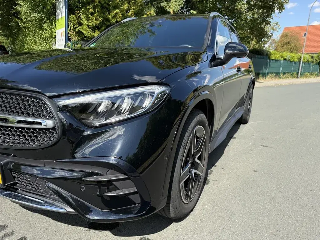 Gebraucht Mercedes GLC300 269 PS (197 kW) 2024 Schwarz SUV