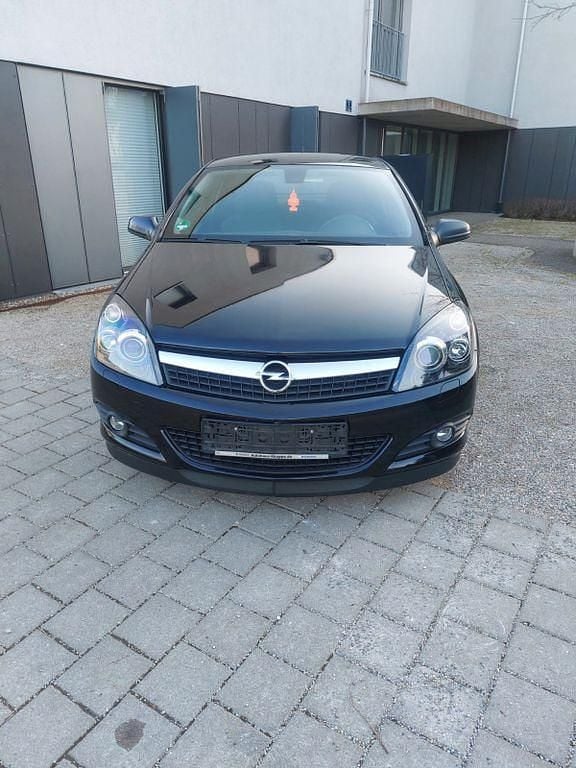 Gebraucht Opel Astra Edition 116 PS (85 kW) 2008 Schwarz Coupé