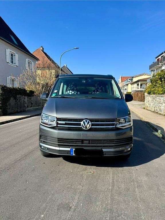 Gebraucht VW California Beach 150 PS (110 kW) 2019 Grau Van