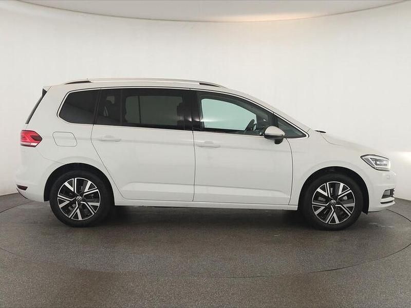 Gebraucht VW Touran Highline 150 PS (110 kW) 2025 Pure white Van / Kleinbus