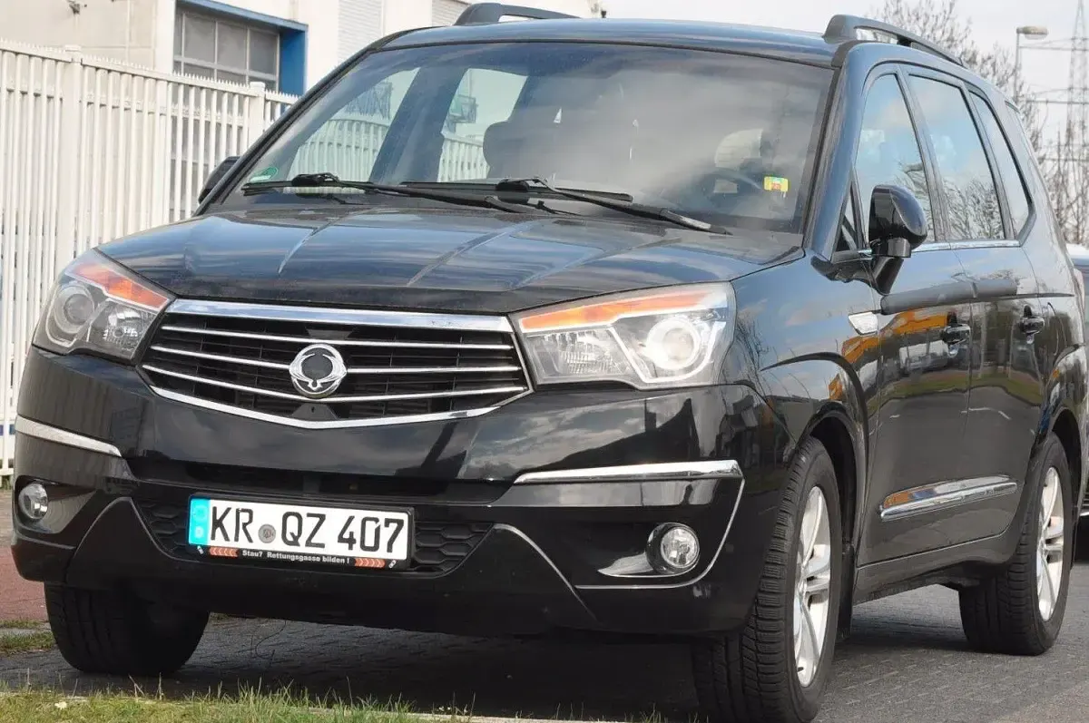Gebraucht SsangYong Rodius Quartz 178 PS (130 kW) 2017 Schwarz Van / Kleinbus