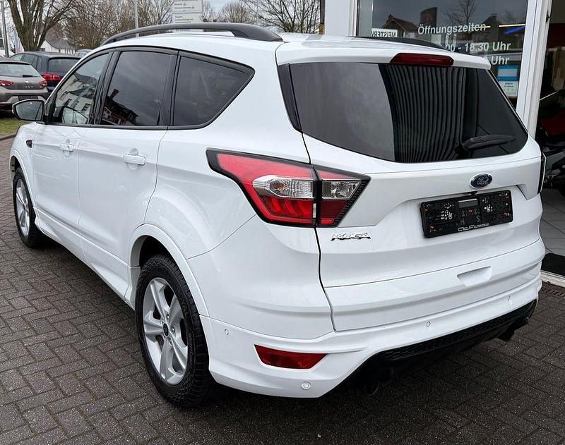 Gebraucht Ford Kuga ST-Line 150 PS (110 kW) 2019 Weiß SUV