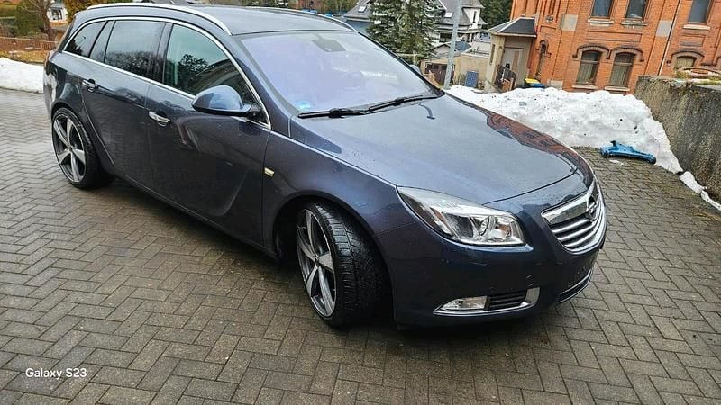 Gebraucht Opel Insignia 220 PS (161 kW) 2010 Blau Kombi