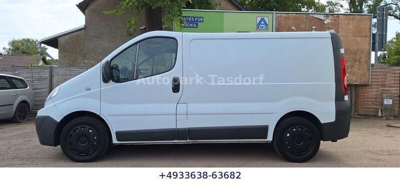 Gebraucht Renault Trafic 90 PS (66 kW) 2014 Weiß Van / Kleinbus