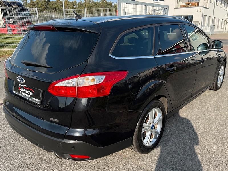 Gebraucht Ford Focus Titanium 125 PS (91 kW) 2012 Schwarz Kombi