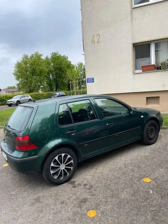 Używany VW Golf IV 75 KM (55 kW) 2000 Zielony Sedan/Limuzyna