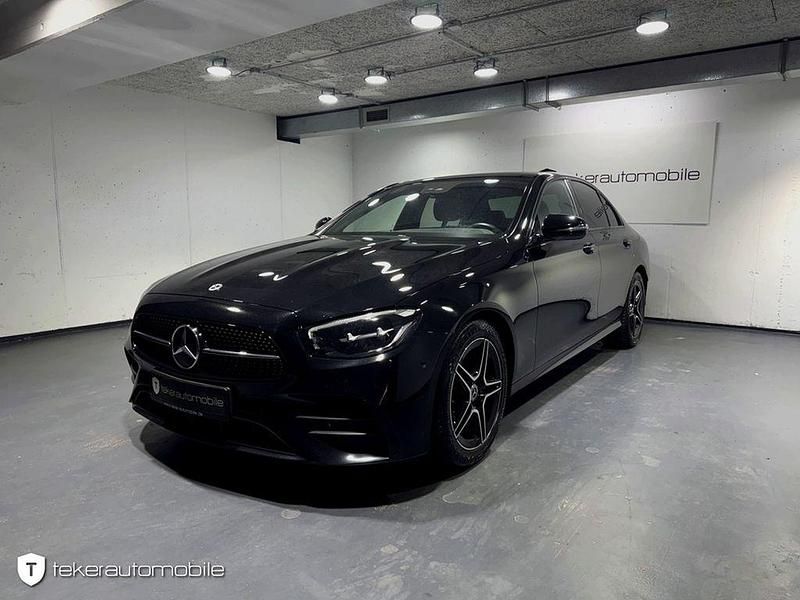 Schwarz unilack Gebraucht 2022 Mercedes E220 AMG line Limousine | 31.990 € (Teuer) - Bild 1/4