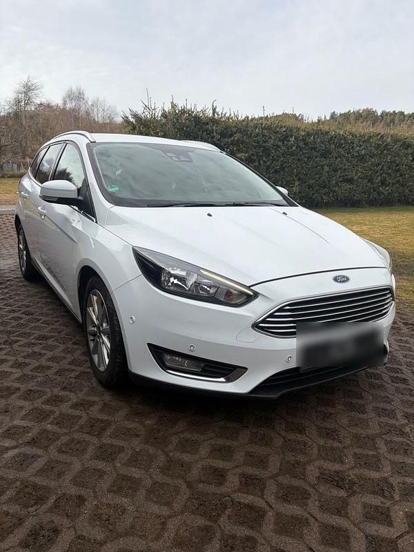 Gebraucht Ford Focus Titanium 120 PS (88 kW) 2015 Weiß Kombi
