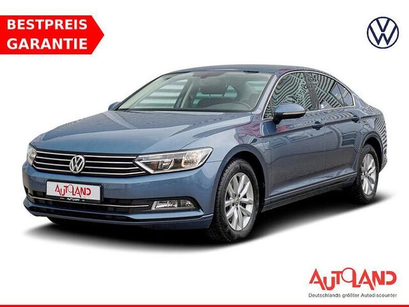 Blau Gebraucht 2016 VW Passat Comfortline Limousine | 15.990 € (Fairer Preis) - Bild 1/4