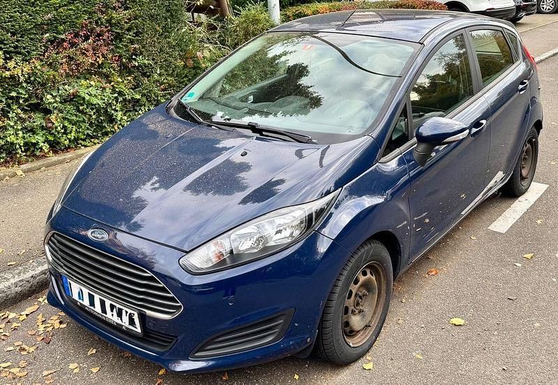 Gebraucht Ford Fiesta SYNC Edition 101 PS (74 kW) 2015 Blau Limousine