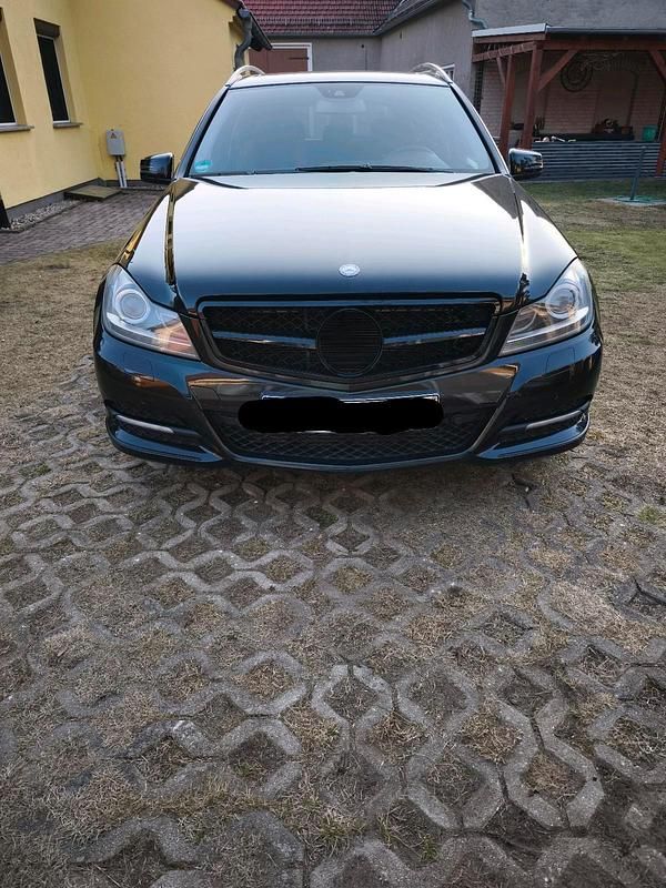 Second-hand Mercedes C220 170 CP (125 kW) 2013 Negru Break
