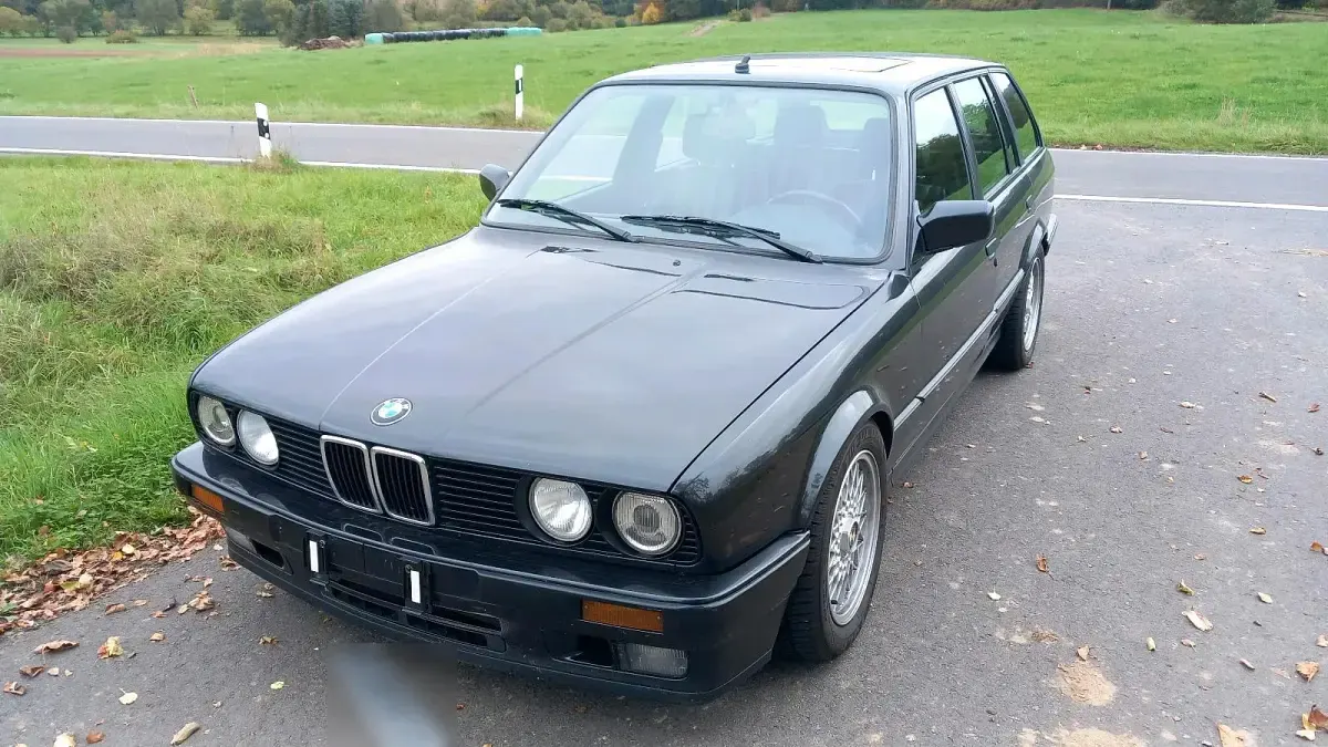 Gebraucht BMW 325 Basis 211 PS (155 kW) 1991 Schwarz Kombi