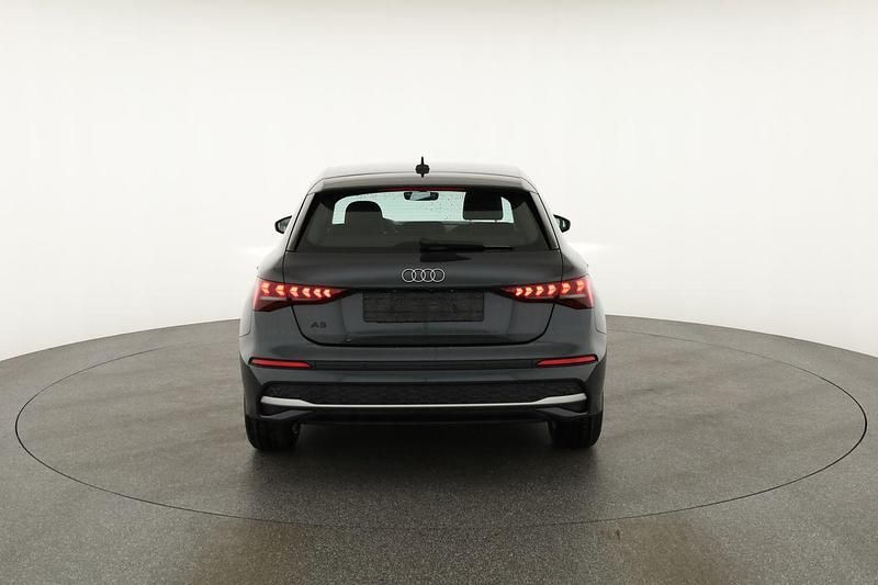 Manhattan grau metallic Neu 2025 Audi A3 Ambiente | 33.475 € (Guter Preis) - Bild 1/3