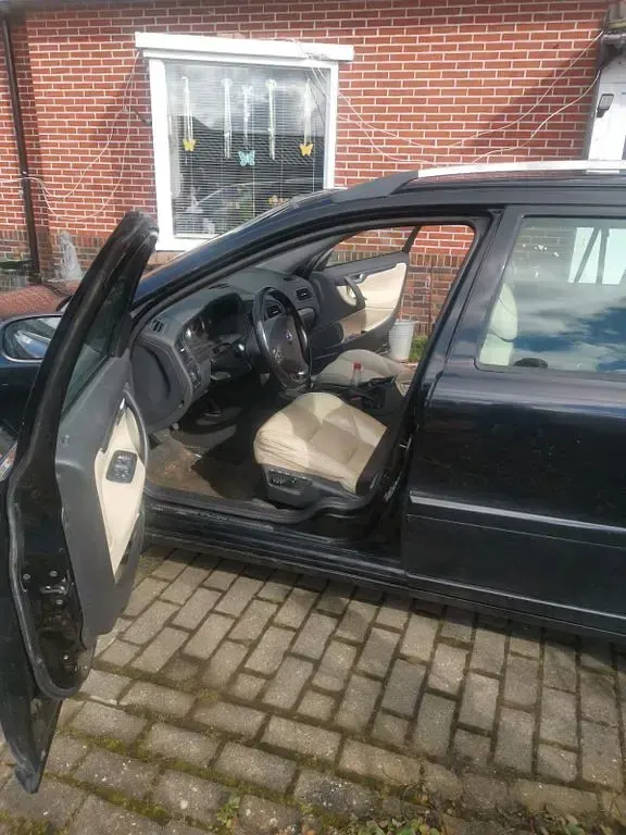 Gebraucht Volvo V70 R-Design 163 PS (119 kW) 2008 Schwarz Kombi