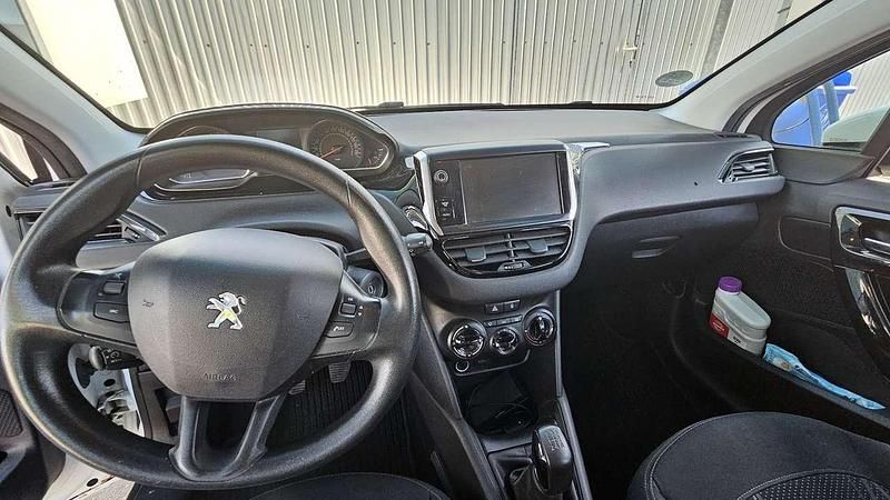 Gebraucht Peugeot 208 Active 95 PS (69 kW) 2012 Kleinwagen