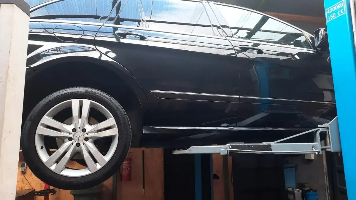 Gebraucht Mercedes R350 265 PS (194 kW) 2013 Schwarz Kombi