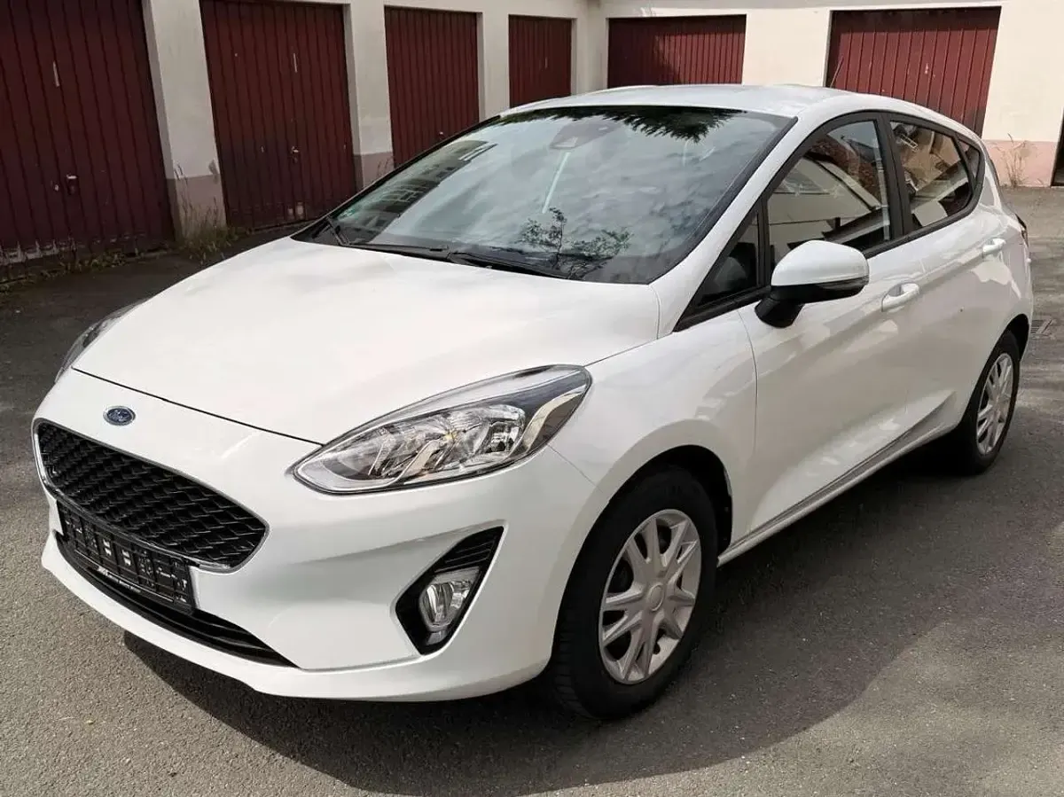 Gebraucht Ford Fiesta 101 PS (74 kW) 2019 Frostweiß Kleinwagen
