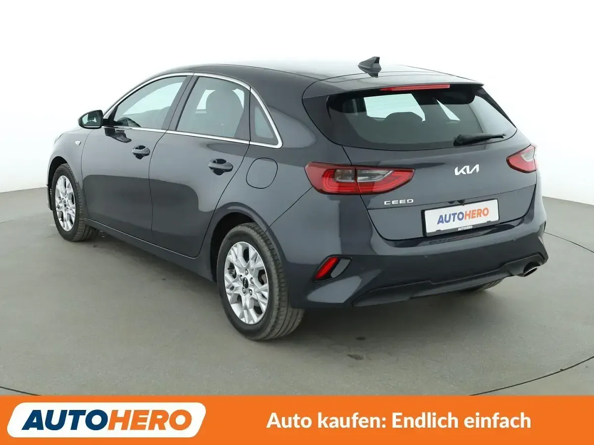 Gebraucht Kia Ceed Vision 160 PS (117 kW) 2022 Grau Kleinwagen