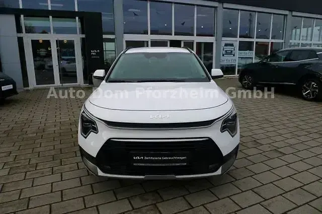 Gebraucht Kia Niro Spirit 141 PS (103 kW) 2024 Schneeweiß SUV