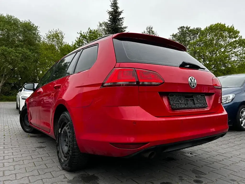Gebraucht VW Golf VII Trendline 105 PS (77 kW) 2014 Rot Kombi