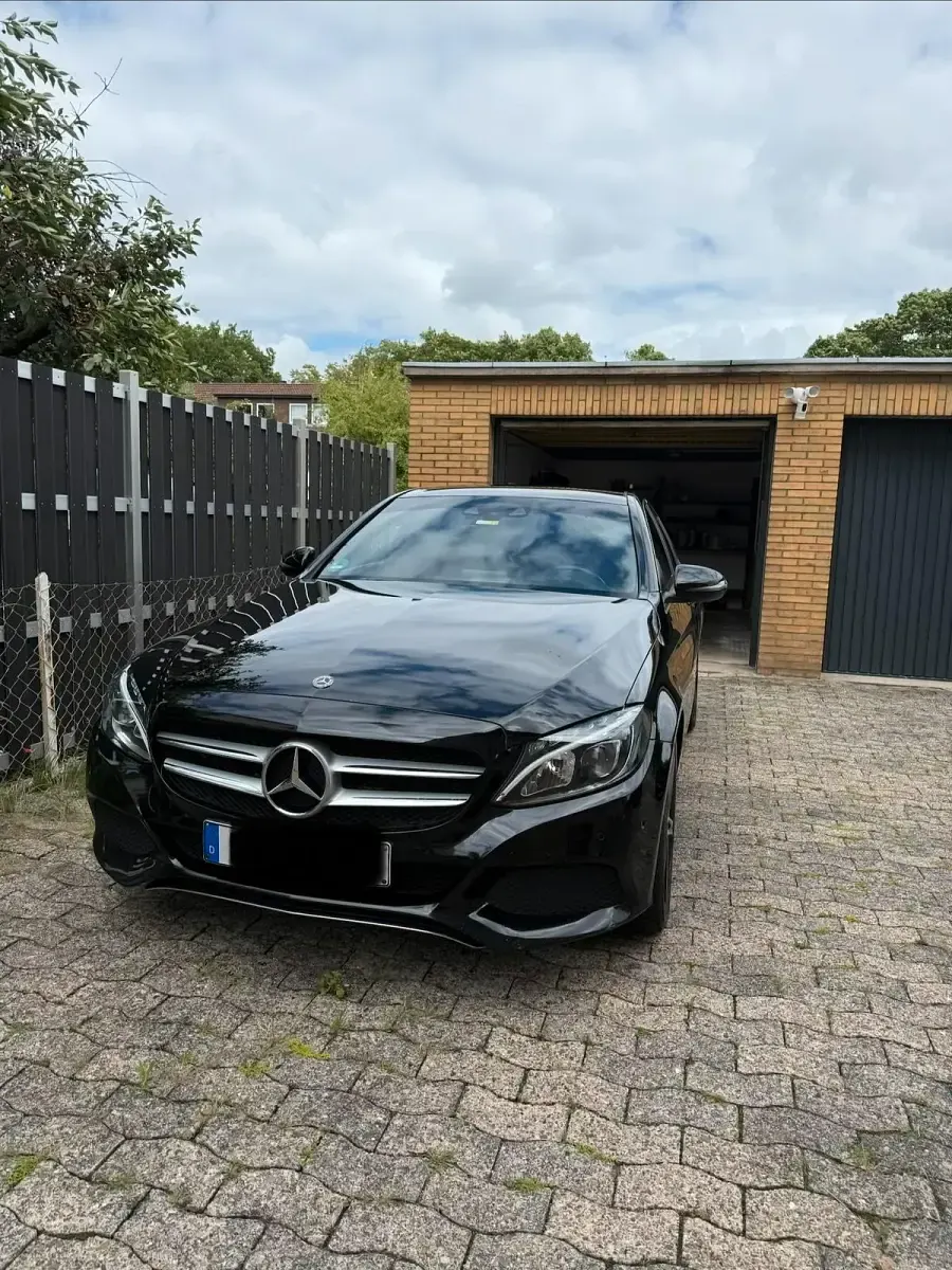 Gebraucht Mercedes C220 170 PS (125 kW) 2018 Schwarz Limousine