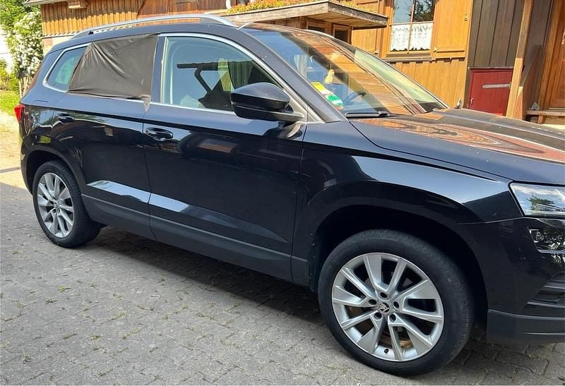 Schwarz Gebraucht 2019 Skoda Karoq SUV | 18.700 € (Fairer Preis) - Bild 1/4