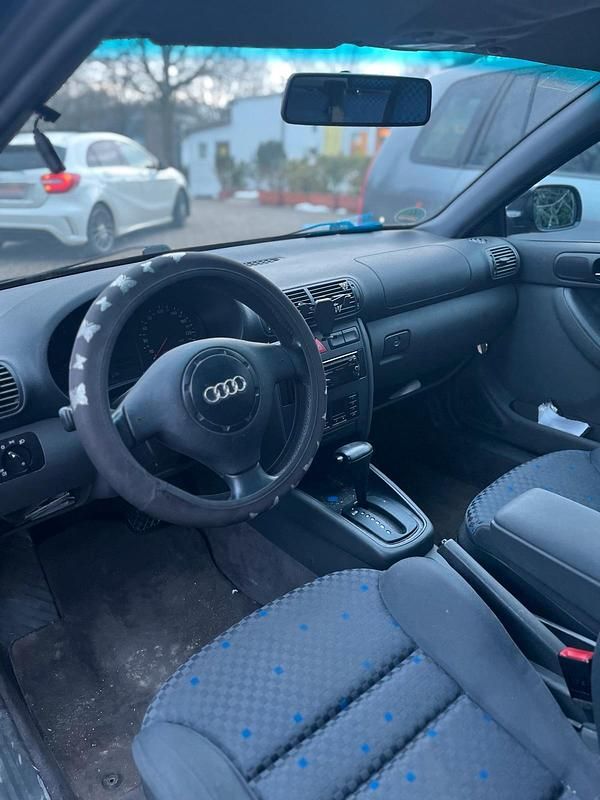Gebraucht Audi A3 125 PS (91 kW) 1999 Blau Kleinwagen