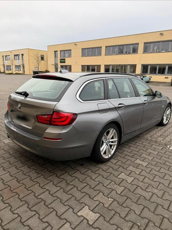 Gebraucht BMW 520 185 PS (136 kW) 2012 Grau Limousine