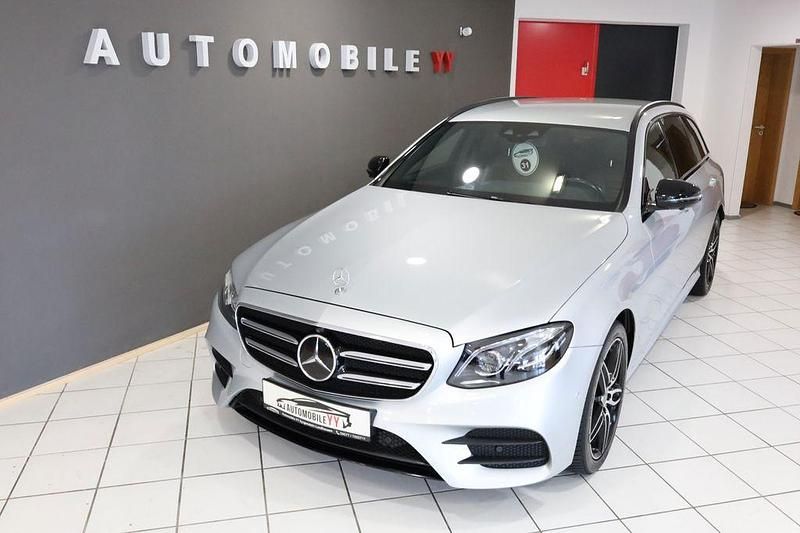 Silber Gebraucht 2019 Mercedes E350 AMG line Limousine | 23.900 € (Superpreis) - Bild 1/4