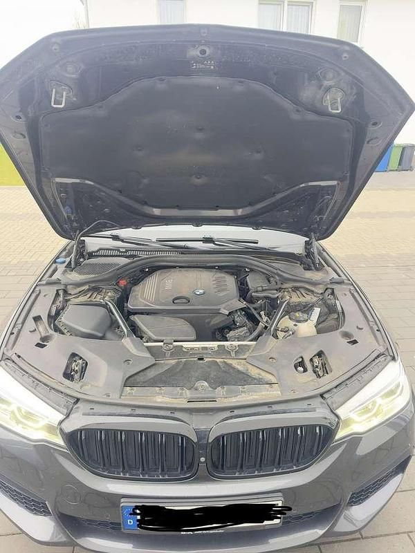 Gebraucht BMW 520 M Sport 193 PS (141 kW) 2017 Grau Kombi