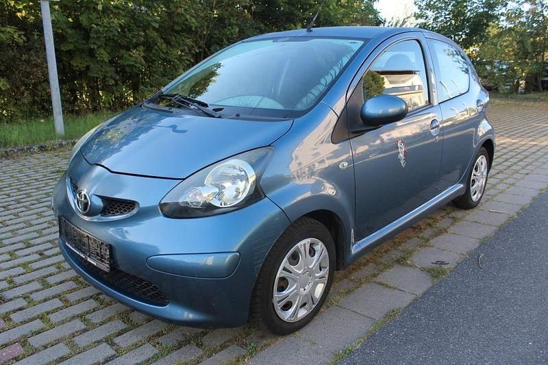 Blau Gebraucht 2008 Toyota Aygo Kleinwagen | 2.999 € (Etwas zu teuer) - Bild 1/4