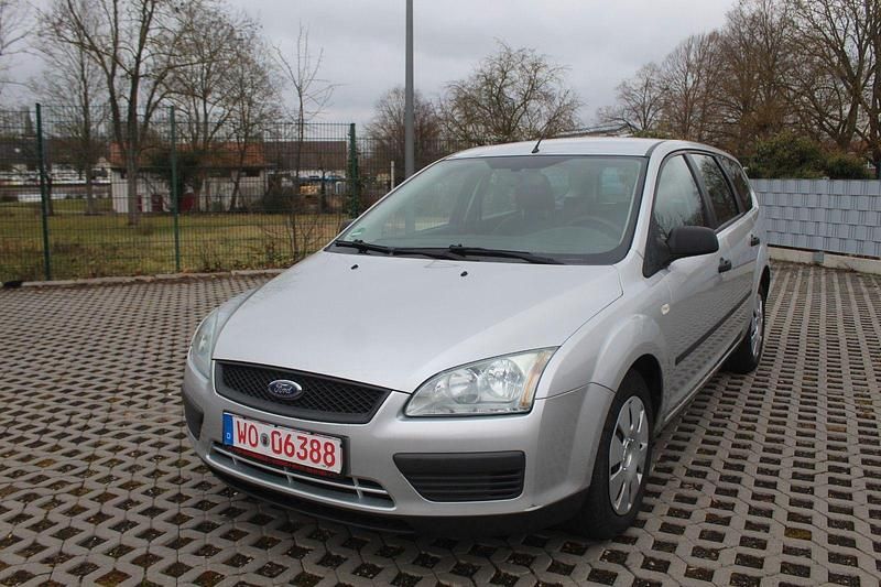 Gebraucht Ford Focus Ambiente 90 PS (66 kW) 2006 Silber Kombi