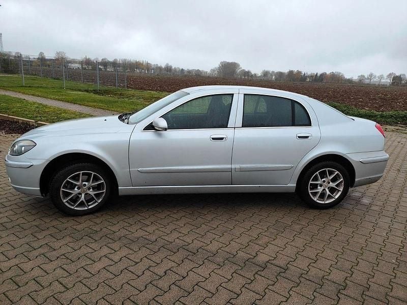 Silber Gebraucht 2010 Brilliance BS4 Limousine | 1.999 € - Bild 1/4