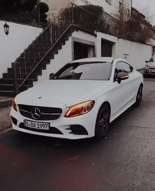 Gebraucht Mercedes C300 258 PS (189 kW) 2021 Weiß