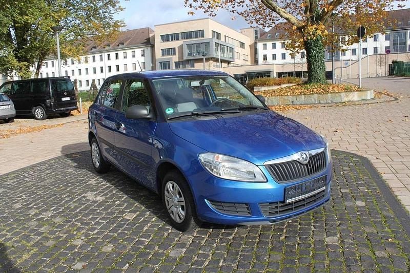 Gebraucht Skoda Fabia Cool Edition 60 PS (44 kW) 2016 Raceblau metallic Kleinwagen