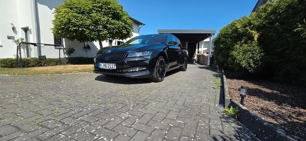 Gebraucht Skoda Superb SportLine 200 PS (147 kW) 2022 Schwarz Limousine