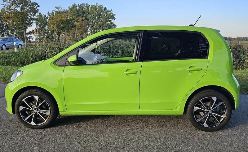 Grün Gebraucht 2020 Skoda Citigo-e IV Style Kleinwagen | 11.490 € (Guter Preis) - Bild 1/4