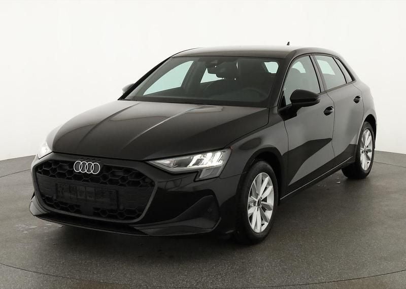 Mythos schwarz metallic Neu 2025 Audi A3 Ambiente | 34.445 € (Guter Preis) - Bild 1/4