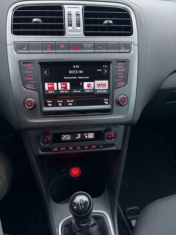 Gebraucht VW Polo LOUNGE 90 PS (66 kW) 2016 Schwarz Limousine