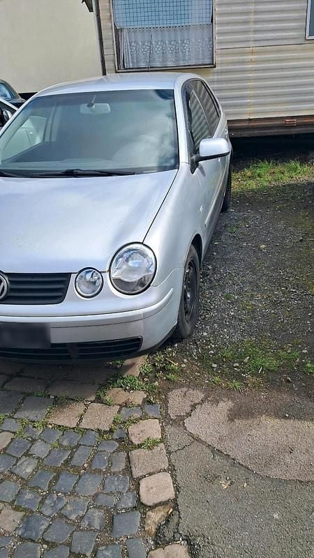 Gebraucht VW Polo 55 PS (40 kW) 2004 Silber Kleinwagen