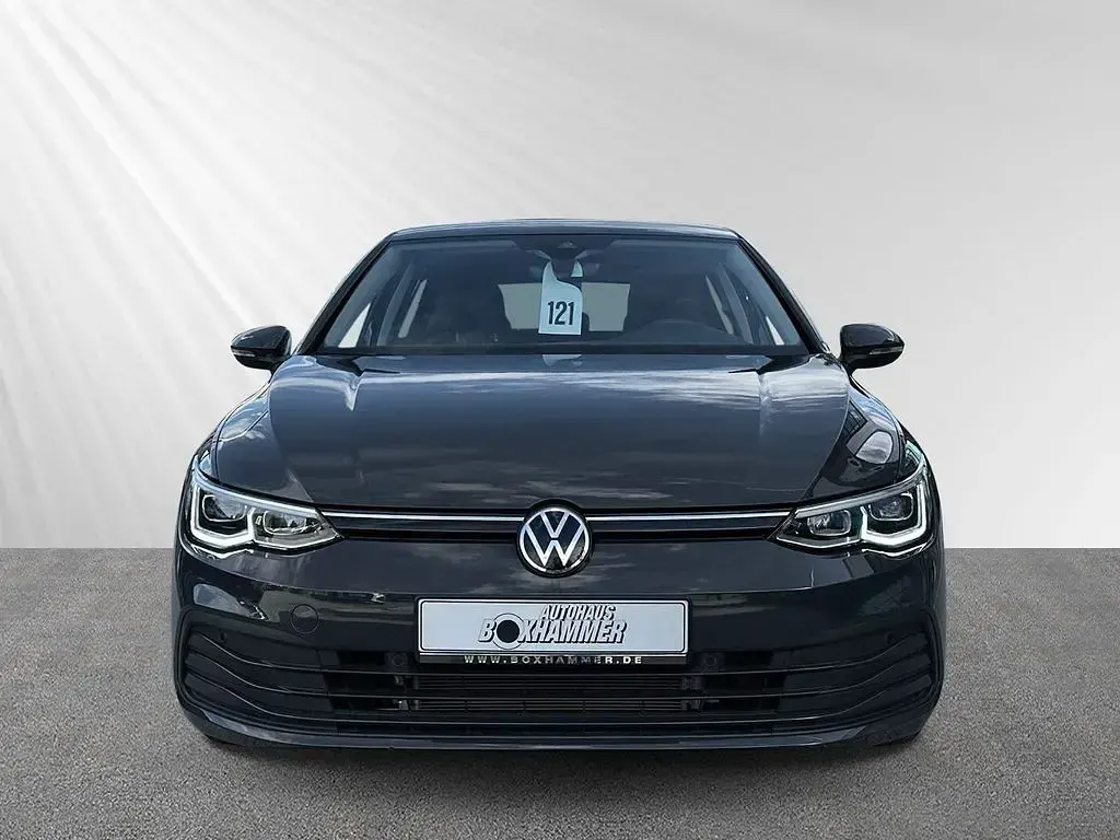 Gebraucht VW Golf VIII Life 131 PS (96 kW) 2023 Grau Limousine